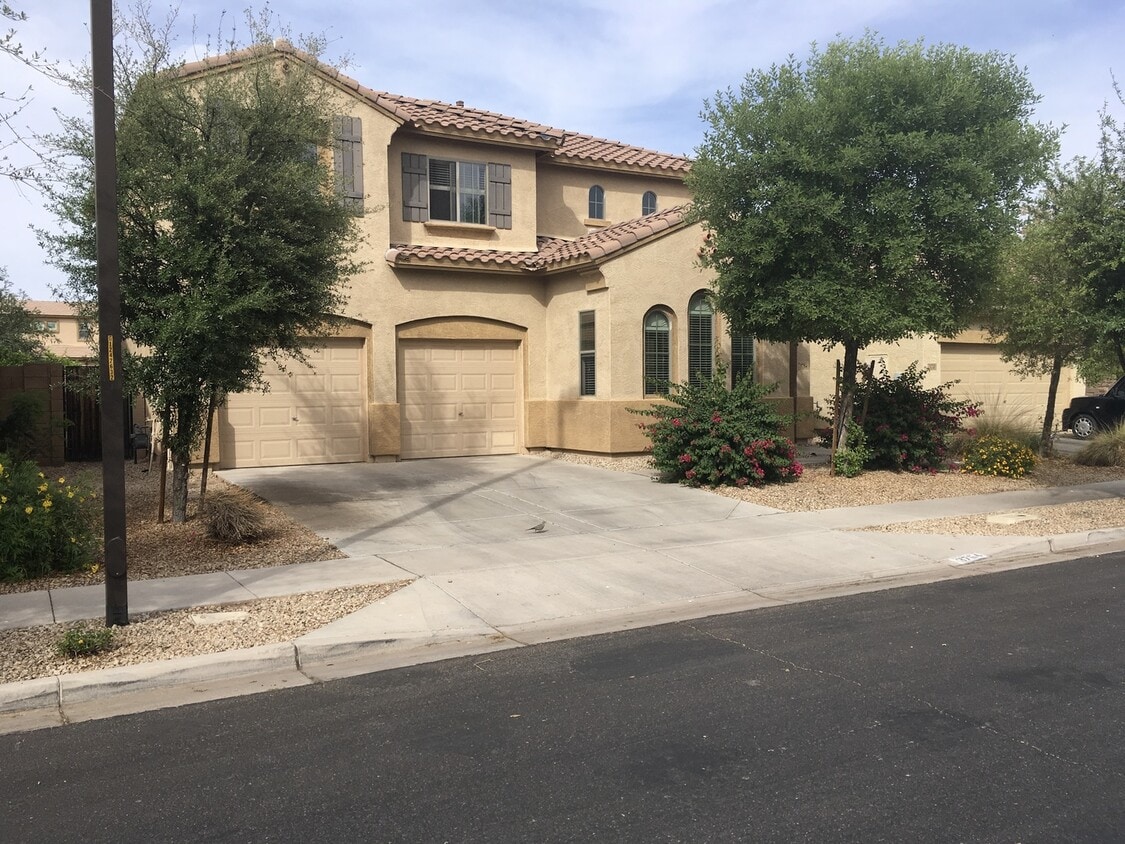 Primary Photo - 3 Bed 2.5 Bath home!!