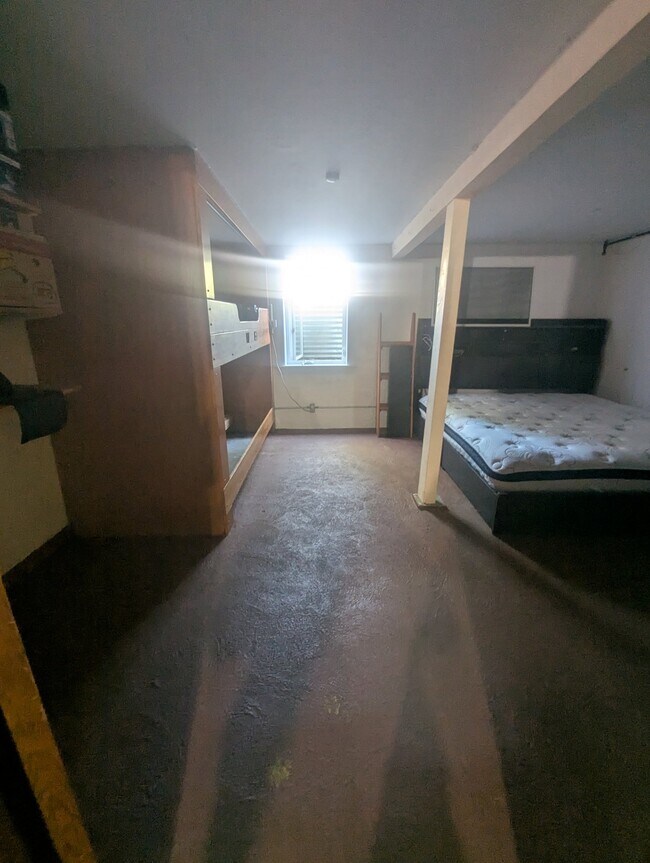 Foto del edificio - 606 W Chestnut St