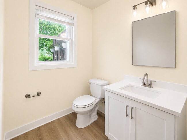 Foto del edificio - 543-545 N Crosby Ave