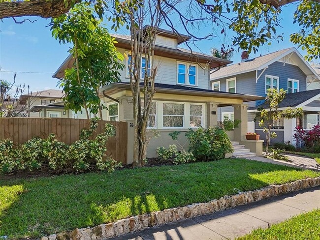 Building Photo - 344 21st Ave NE