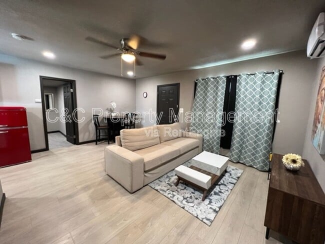 Foto del edificio - 224 N Maple Ave