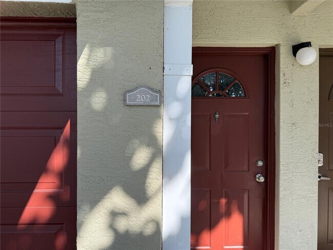 Building Photo - 5721 Bentgrass Dr