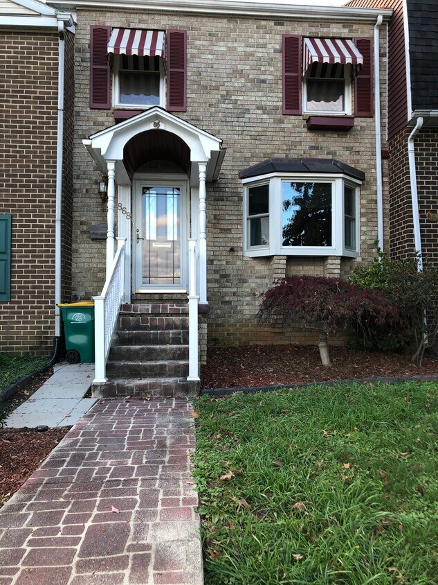 868 Woodlawn Dr, Chambersburg, PA 17201 Townhome Rentals in