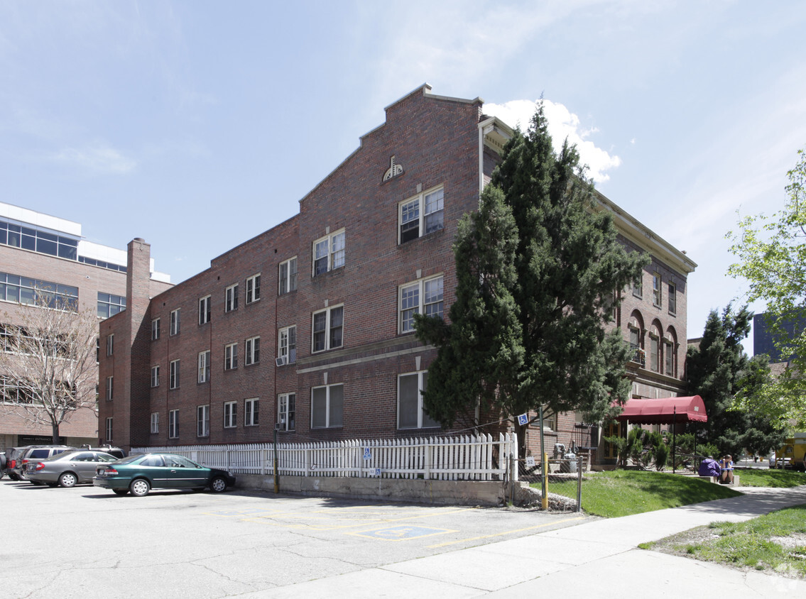 Building Photo - Maplewood Apartments