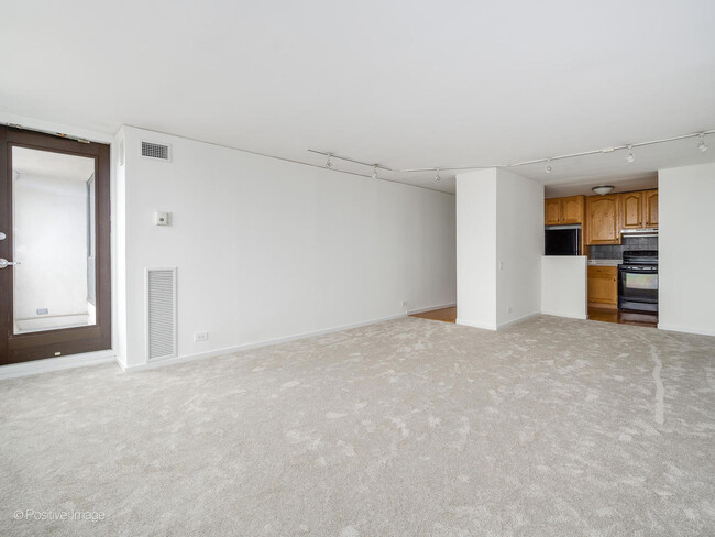 Foto del edificio - 1030 N State St