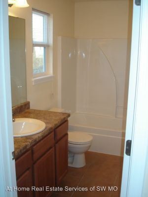 Building Photo - 1106 N Missouri Dr
