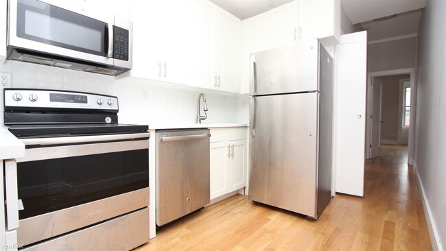 Building Photo - 318 Humboldt St