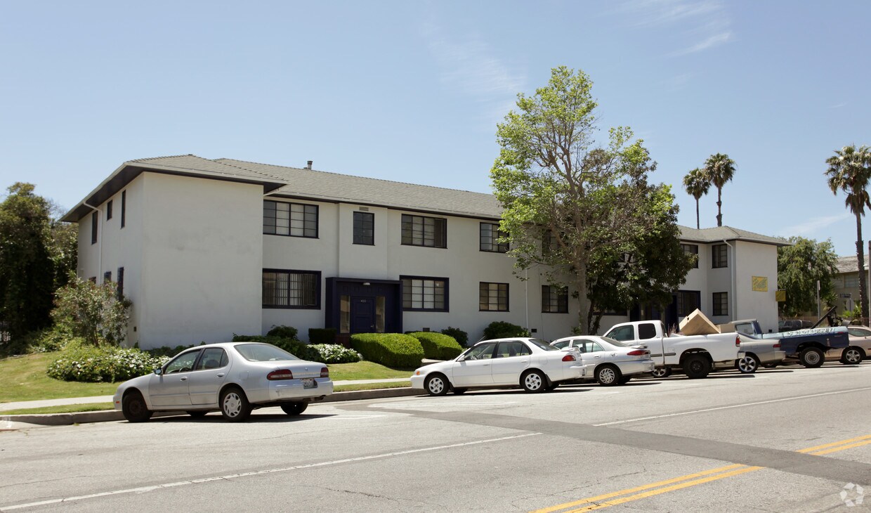 Building Photo - 4122-4126 Santa Rosalia Dr