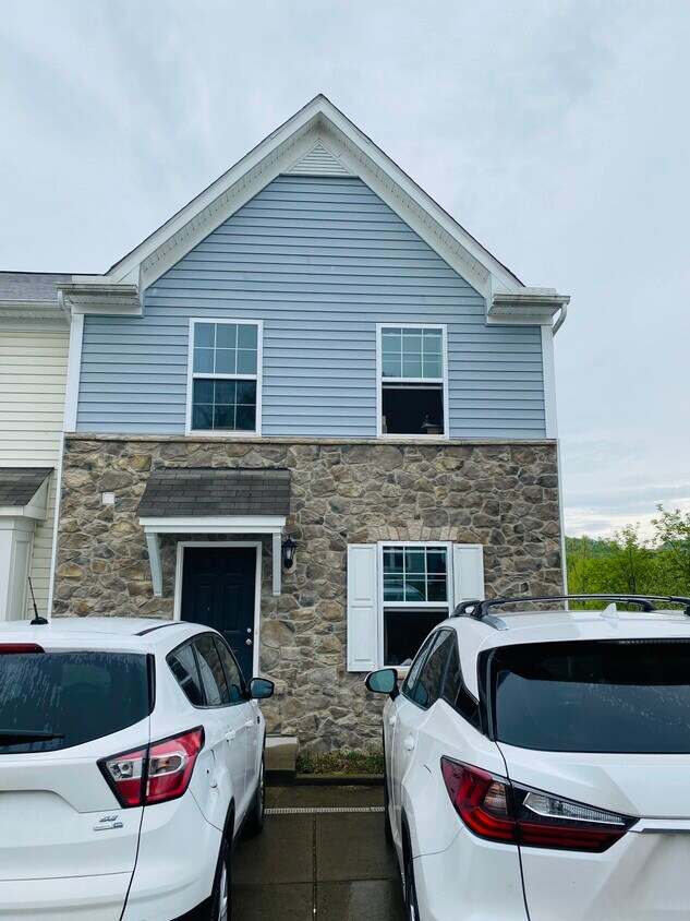 Foto principal - 106 Auburn Dr