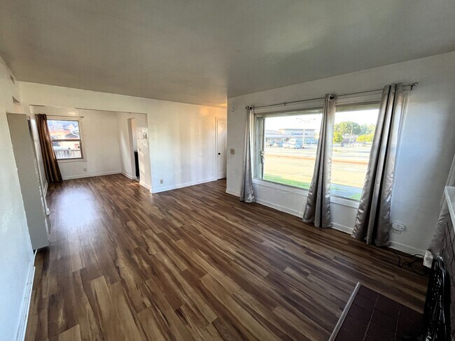 Foto del edificio - 905 W Harris St