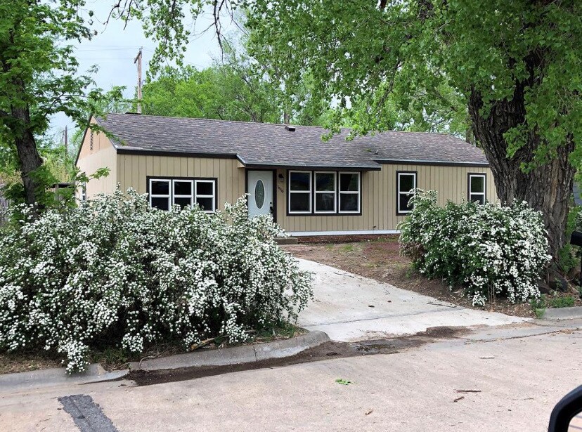 Primary Photo - 1510 Pueblo Ave