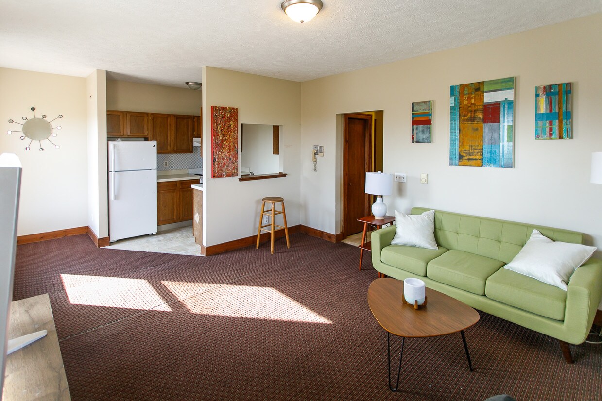 Primary Photo - 120 W St Joseph St