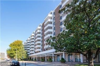 Primary Photo - Renovated 1BR, 1BA + Garage Space. 2 Block...