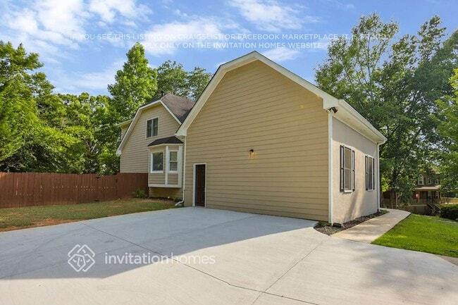 Building Photo - 17 Henley Cir