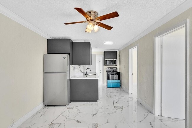 Building Photo - 5685 Flagler St