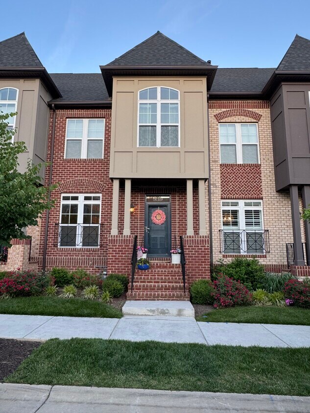 Foto principal - 939 Holden Rd