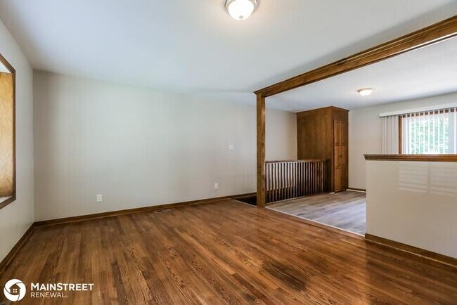 Building Photo - 2804 N 109th St