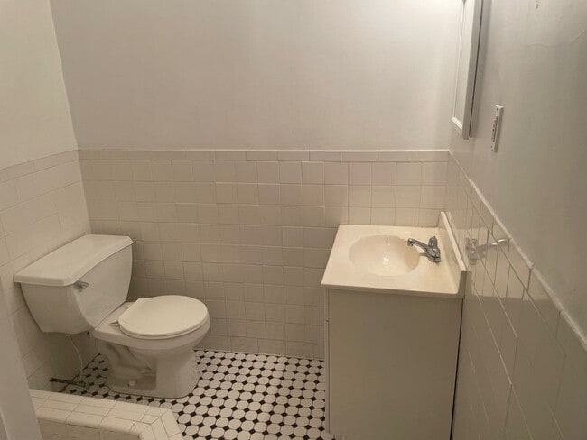 Interior Photo - New King Edward Apartments