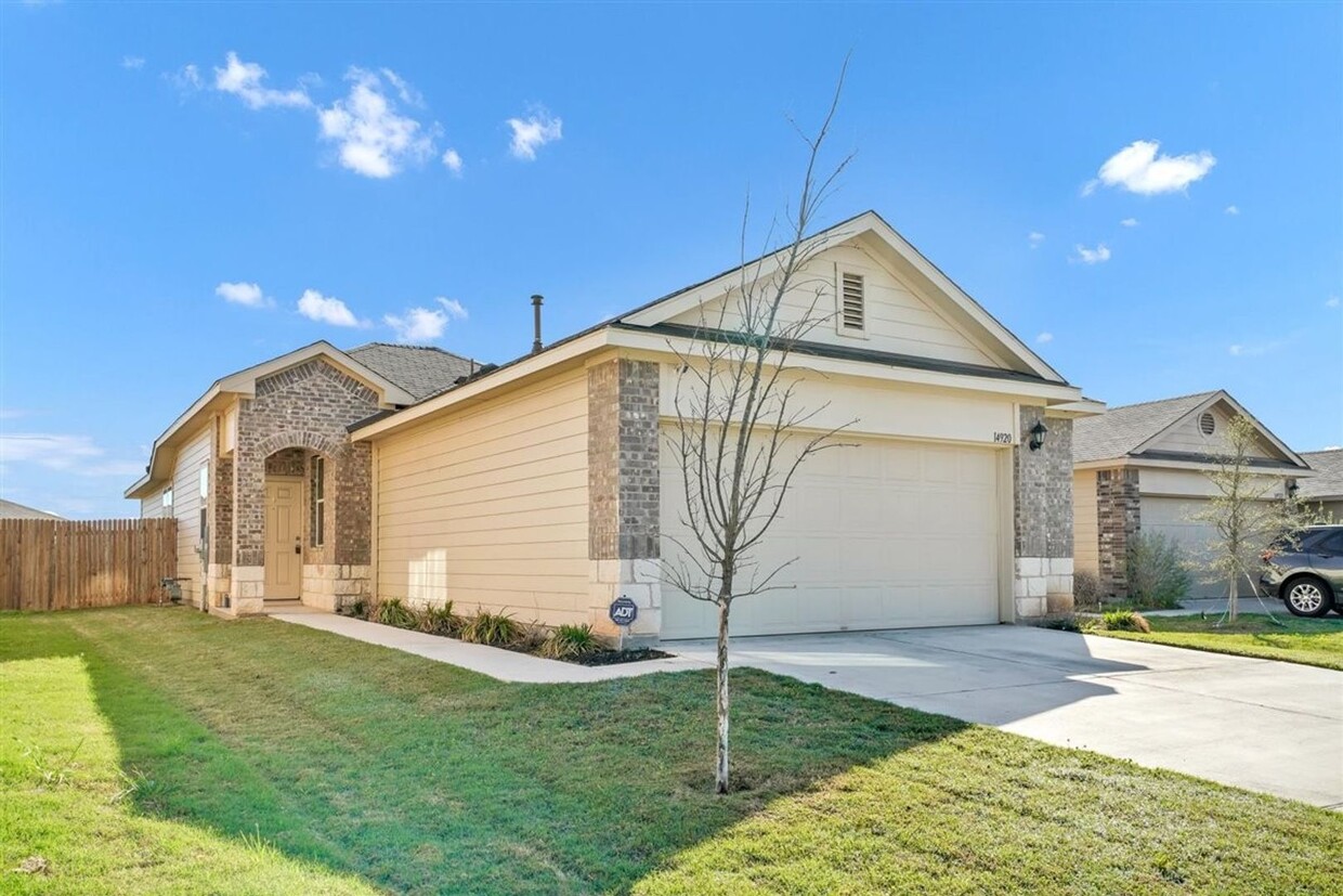 Primary Photo - 14920 Hartsmith Dr