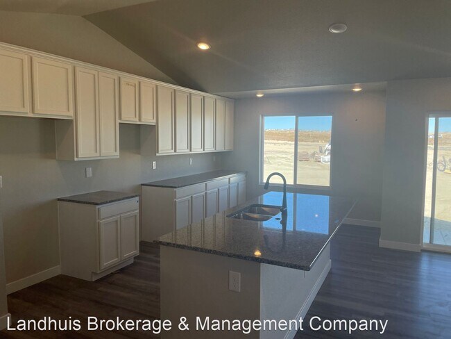 Building Photo - 4 br, 3 bath House - 13486 Savannah Falls Ct