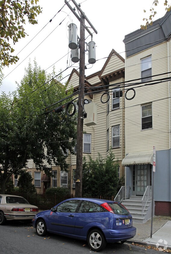 Primary Photo - 103 Magnolia Ave