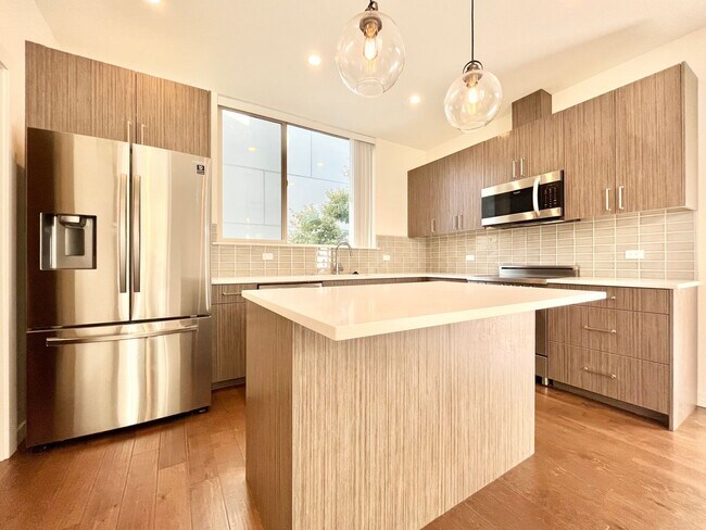 Foto del edificio - 4310 26th Ave SW