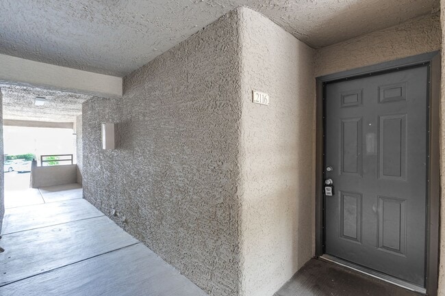 Building Photo - GUARD GATED 2 BEDROOM CONDO! * COMING SOON *