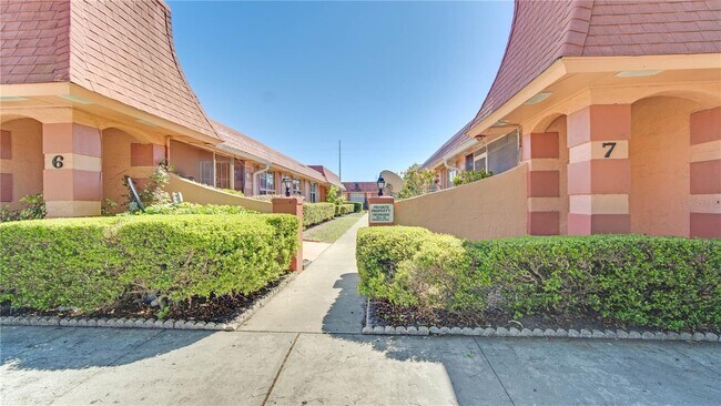 Foto del edificio - 2727 W Oak Ridge Rd