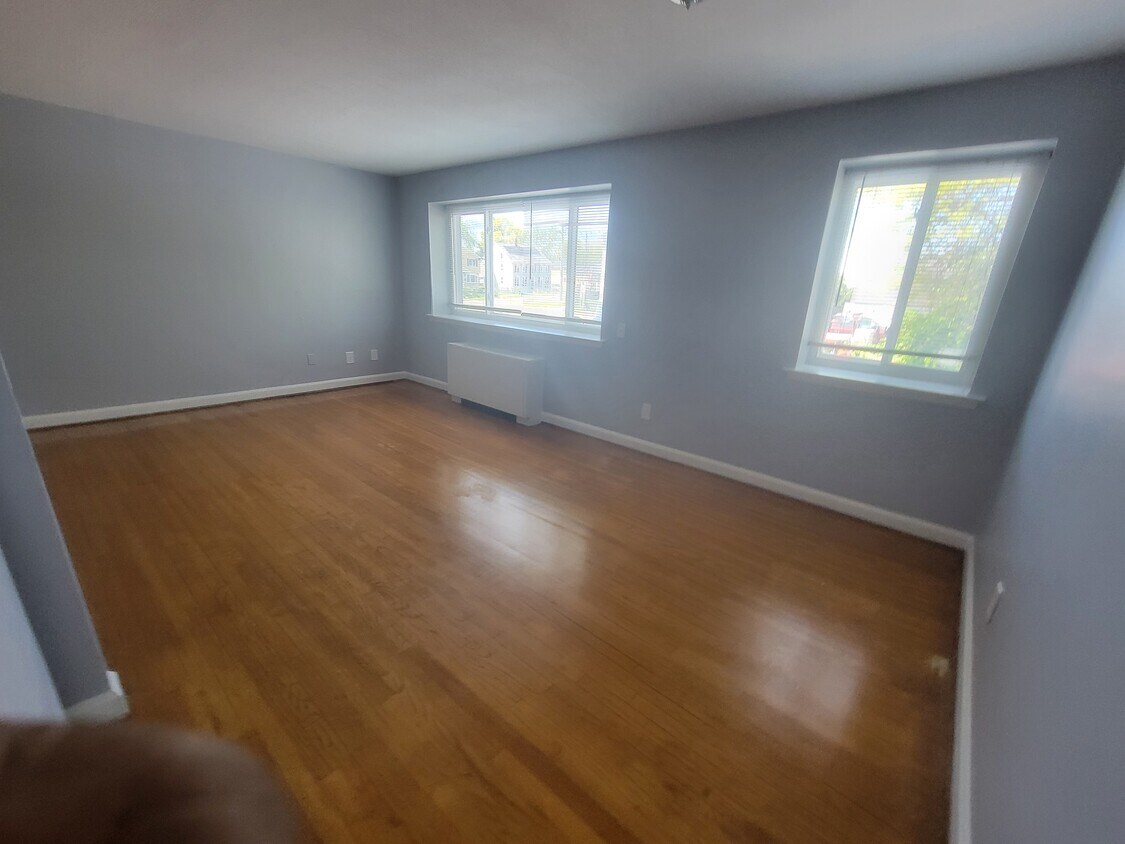 Primary Photo - 485 Tolland St