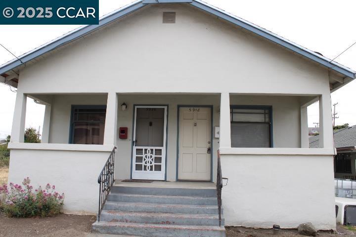 Foto principal - 5918 Alameda Ave