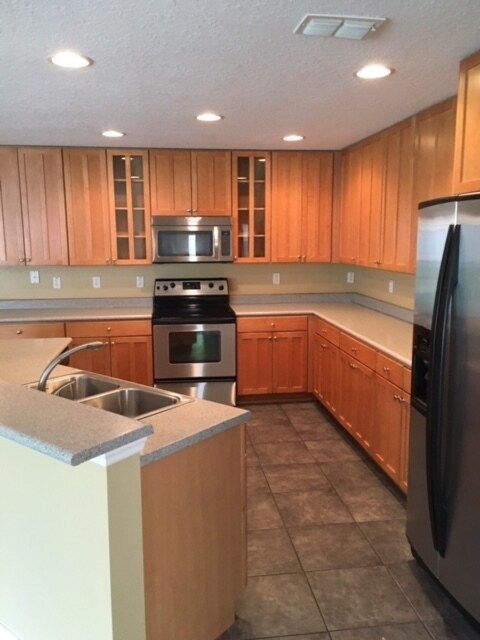 Foto del edificio - Beautiful 4/2.5 Located in Eagle Creek/Lak...