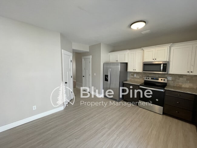 Foto del edificio - 700 S Saturn Ave