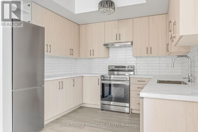 Building Photo - 5 Mill St N