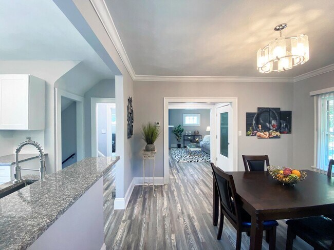 Building Photo - 4 Bed - 1 Bath Colonial for Rent w/ Finish...