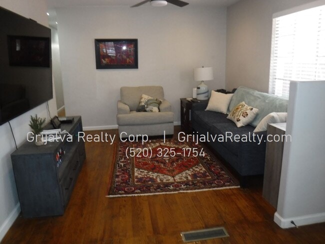 Building Photo - 528 N 2nd Ave