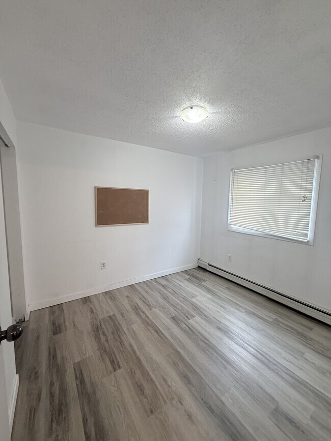 Photo du bâtiment - 405 5th Ave N