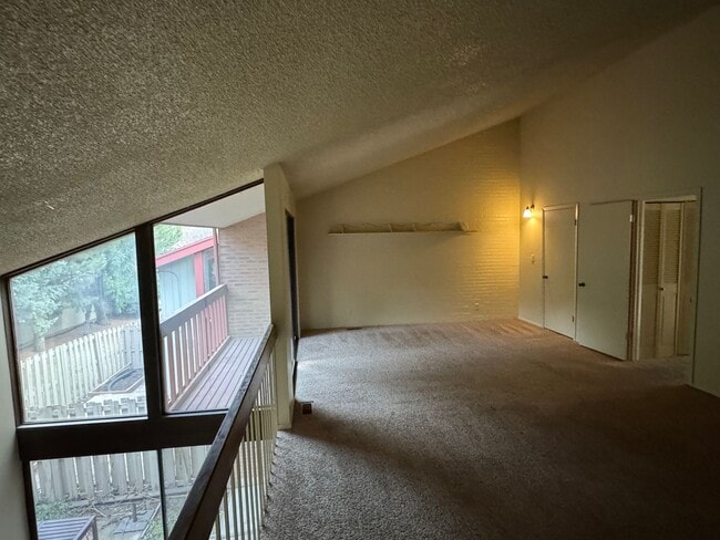 Foto del edificio - 3 Bedroom Townhome near BYU stadium!