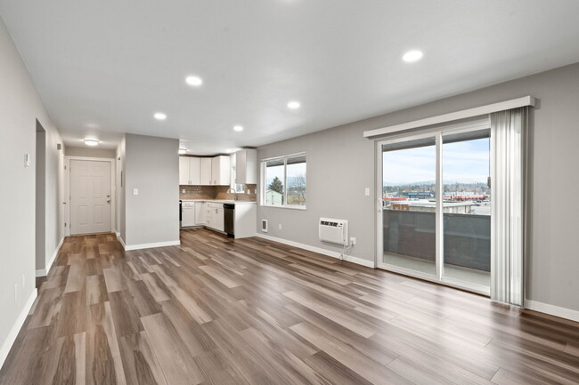 Building Photo - Riverside Pines Apartments