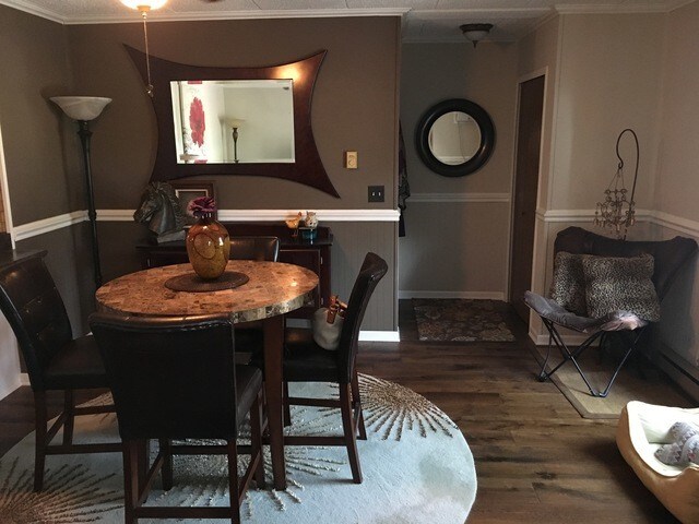 Foto del edificio - 710 Briar Hill Ln