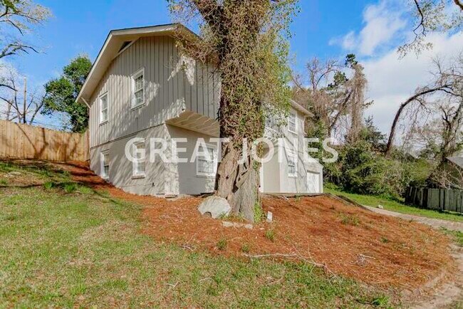 Building Photo - 1221 Azalea Ct