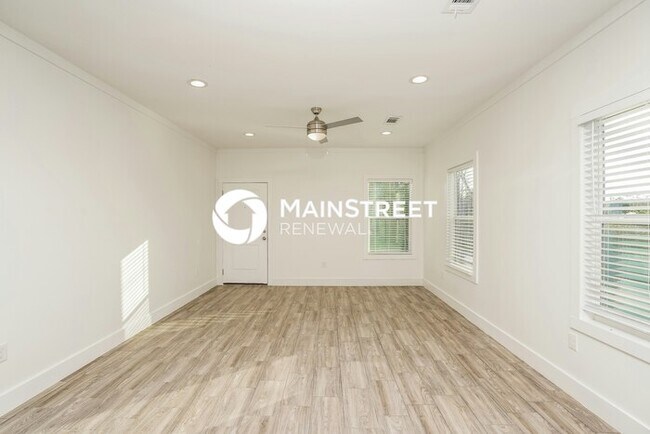 Foto del edificio - 3 Bedroom Pet-Friendly Home in Houston, TX with Main Street Renewal