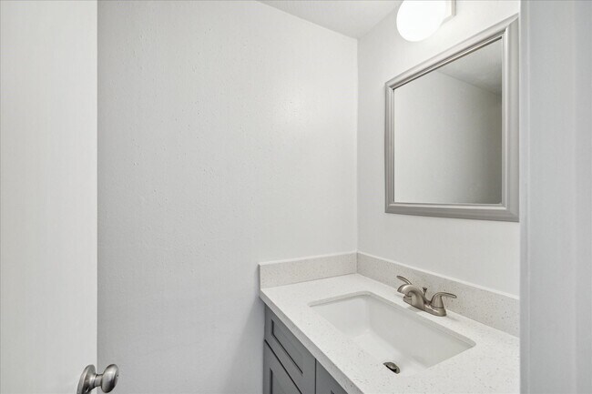 Foto del edificio - 7821 Rue St Cyr St