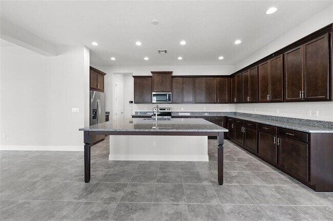 Building Photo - 5418 Empire Dr