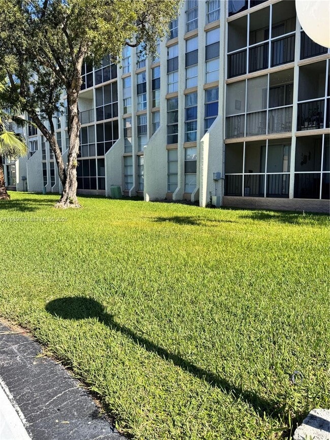 Foto del edificio - 701 Three Islands Boulevard