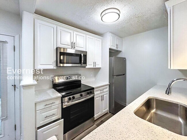 Foto del edificio - 160 Lablanc Way NW