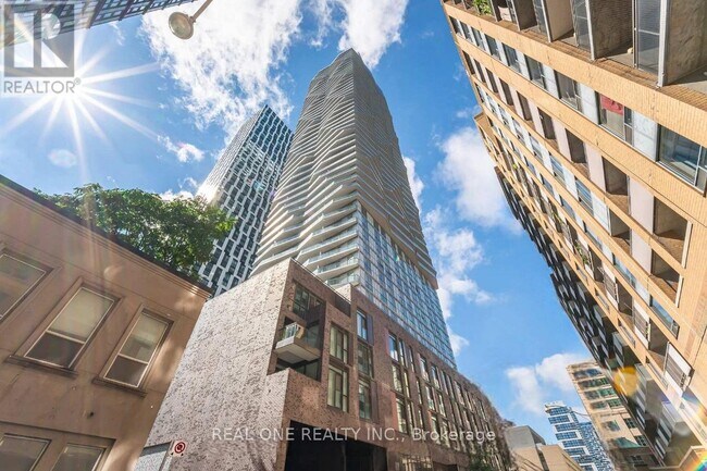 Building Photo - 100 Dalhousie St