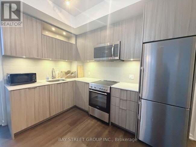 Photo du bâtiment - 50 Forest Manor Rd