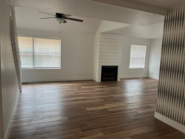 Foto del edificio - 4612 Evergreen Ct