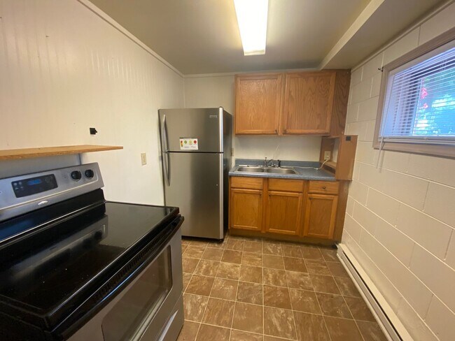 Foto del edificio - 1 Bedroom, 1 Bathroom Apartment in Reidsvi...