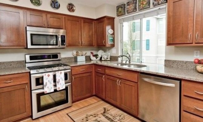 Foto del edificio - 4030 Skylark Ln